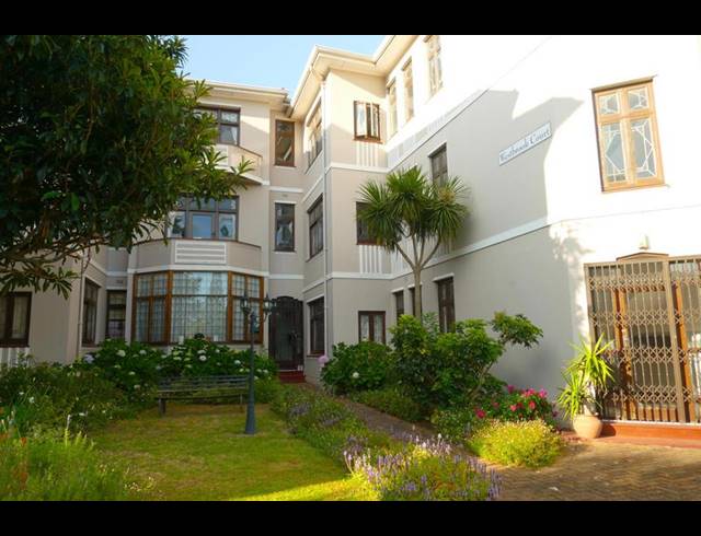 2 BEDROOM APARTMENT FOR SALE IN RONDEBOSCH